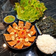 EAT @The Vita Plus (โครงการเดอะวีต้าพลัส)