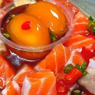 กระเพราตัวแม่กุ้งแซลมอนดองซีอิ้ว