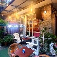 ชานชาลา พญาไท ร้านนั่งดื่มชิลล์ อาหารอร่อย ดนตรีสดไพเราะ