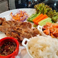 EAT @The Vita Plus (โครงการเดอะวีต้าพลัส)