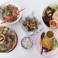 ก๋วยเตี๋ยวเนื้อนายหมี สาขานวลจันทร์ นวลจันทร์