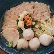 ก๋วยเตี๋ยวเอ็นหมู หมูแผ่น เยาวราช ขนส่ง