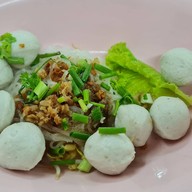 เมนูของร้าน รสหนึ่ง ก๋วยเตี๋ยวเสวยลูกชิ้นปลาเชียงใหม่ เชียงใหม่