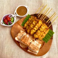 24หมูสะเต๊ะ หมู่บ้านเมืองทรัพย์ธานี