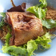 ก๋วยเตี๋ยวเป็ดตาเข็ม(เจ๊เจี๊ยบ)อ่าวอุดม อ่าวอุดม
