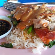 ก๋วยเตี๋ยวเป็ดตาเข็ม(เจ๊เจี๊ยบ)อ่าวอุดม อ่าวอุดม