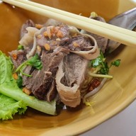 เมนูของร้าน รสหนึ่ง ก๋วยเตี๋ยวเสวยลูกชิ้นปลาเชียงใหม่ เชียงใหม่