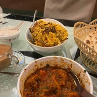 New Bombay Palace -Indian halal and International Food