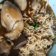 ก๋วยเตี๋ยวลูกชิ้นวังชะโอน by สี่แคว สาขารัชดา 36
