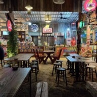 Atmosphere of Night Market Cafe Vintage Koh Phangan