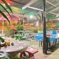 ร้านข้าวเจ๊ฝน ราชรถ