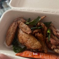 เมนูของร้าน ภูมิพัฒน์ฟาร์มเมี่ยงปลาเผา ภูมิพัฒน์ฟาร์มเมี่ยงปลาเผา