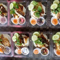 ข้าวปลาแกะ ข้าวน้ำพริกตรงข้าม7-11คุ้มหน้าวลัยลักษณ์