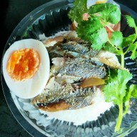ข้าวปลาแกะ ข้าวน้ำพริกตรงข้าม7-11คุ้มหน้าวลัยลักษณ์