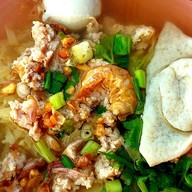 เตี๋ยวหมูบ้านบึง ครัวแจนยู