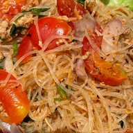 ใส้ย่าง  ยำ นายโอริโอ้ ไม่มีสาขา