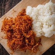ข้าวเหนียวหมู ลูกชิ้นทอด น้ำแข็งไส