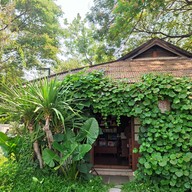 หน้าร้าน สุขพอดี - simply happy