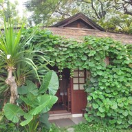 หน้าร้าน สุขพอดี - simply happy