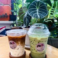 SomSak Cafe