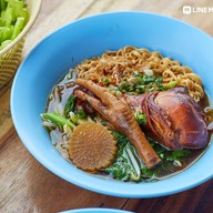 เมนูของร้าน น้ำใส ก๋วยเตี๋ยวไก่มะระ