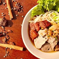 ร้าน บ่ะ-หมี่แค้นคอ (เส้นคลุกแห้ง)