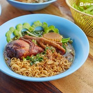 เมนูของร้าน น้ำใส ก๋วยเตี๋ยวไก่มะระ
