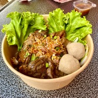 ร้าน บ่ะ-หมี่แค้นคอ (เส้นคลุกแห้ง)