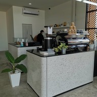 BADLY COFFEE สะพานเจษฎาบดินทร์