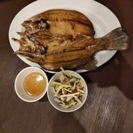 เมนูของร้าน ริมผา ลาภิน