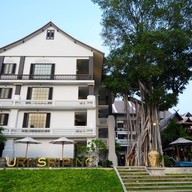 The Banyan Riverhouse Cafe & Bistro