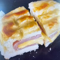 เมนูของร้าน ปังปิ้งไส้ทะลัก ข้างธนาคารออมสินเก่า