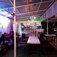 บรรยากาศ คุณไข่แดงคาเฟ่ หาดทุ่งวัวแล่น