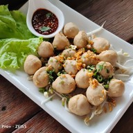 เมนูของร้าน ก๋วยเตี๋ยวเรือชมนา