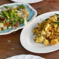 เมนูของร้าน ครัวเจ๊แมว ปากน้ำปราณ