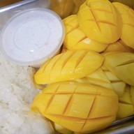 ข้าวเหนียวมะม่วง ข้าวเหนียวมูน by ข้าวเหนียวอร่อย