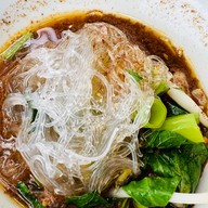 ร้านก๋วยเตี๋ยวเรือแม่ต่วม อยุธยา ต้นตำรับ