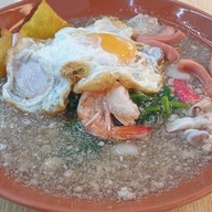 เมนูของร้าน กวง ราดหน้ายอดผัก
