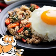 เฮียอ้วน หมูปิ้ง-ไก่ปิ้ง สูตรโบราณ เสนานิคม