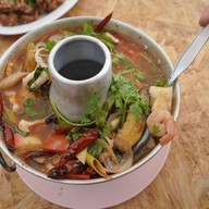 ร้านอาหารเกื้อกูล