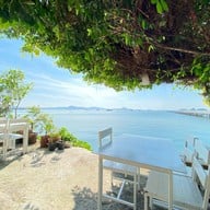 Cafe' De Sea สัตหีบ