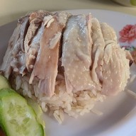 สถานีข้าวมันไก่ เจ้าแรกสูตรดั้งเดิม (สูตรไหหลำ) ฮาลาล นนทวีวิลล์ 5