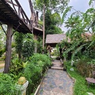 บ้านลานลูกไม้