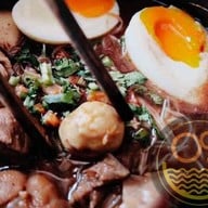 ก๋วยเตี๋ยวเรือเป่าปากชามกะลา อุตรดิตถ์