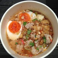 ป้าจี๊ด ก๋วยเตี๋ยวต้มยำไข่