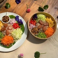 Go Gimm bistro & juice bar  By บ้านอาหาร