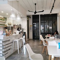 Craft Studio​ &​ Cafe