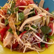 ลูกชิ้นหม้อไฟ บ้านน้อยใต้