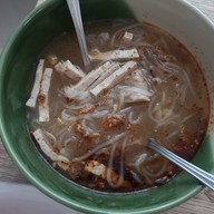 เมนูของร้าน ก๋วยจั๊บปาเต ถนนคลังอาวุธ คลังอาวุธ