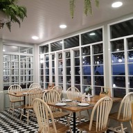 Light House Bar&Grill